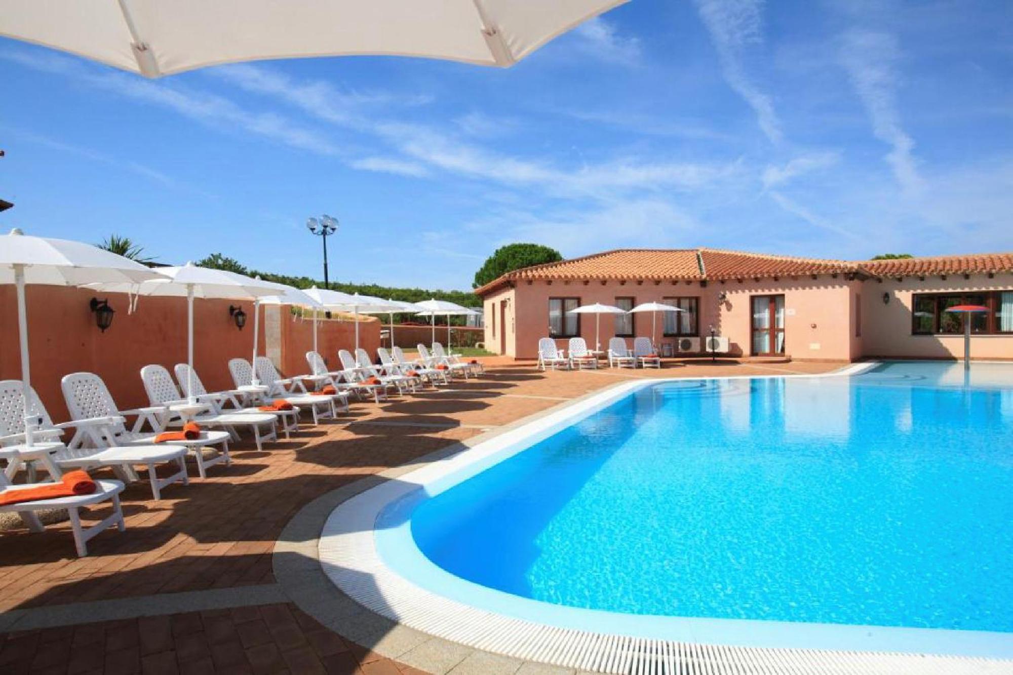 Residence Pierre & Vacances Vignola Mare Exteriör bild
